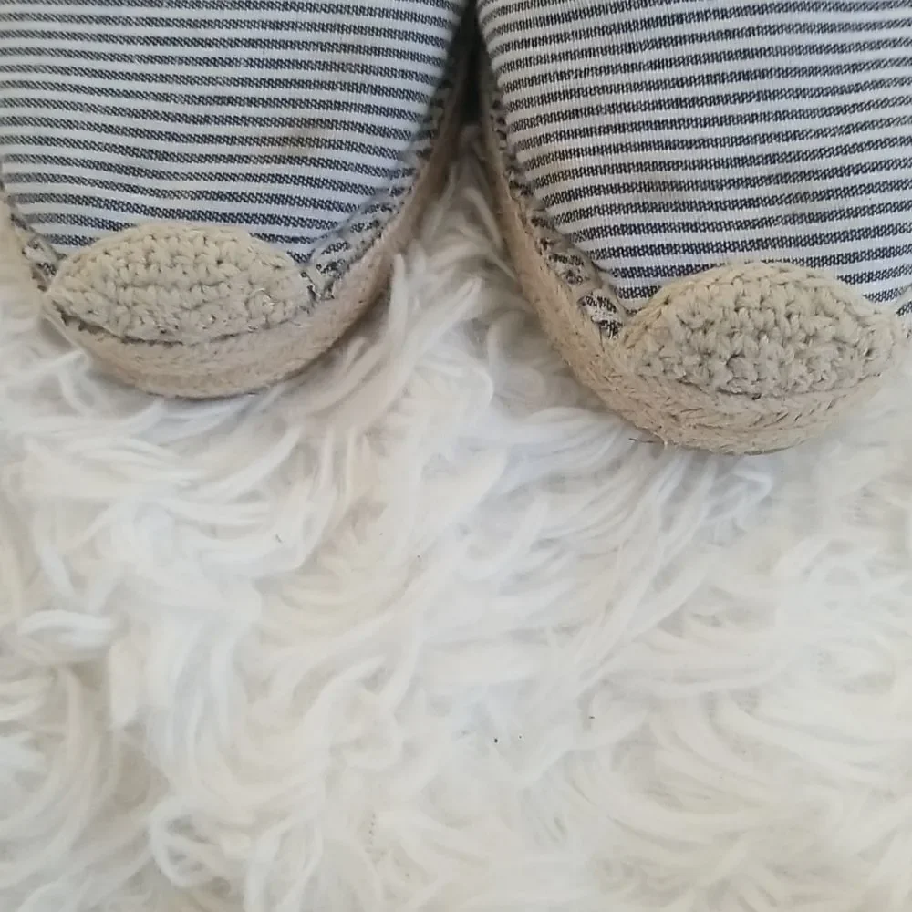 Old Navy Blue  & White Strip Espadrilles Sz 9